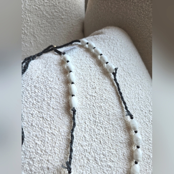 Ariana Ost (Free People), Easy Does It Pearl Strand Necklace, Black/White -NEW! - Picture 6 of 7